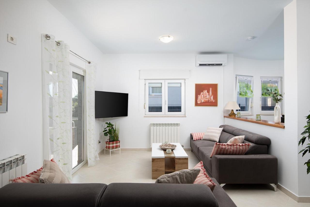 Villa Papillon - Top Ausgestattete Ferienoase PUY Eksteriør bilde